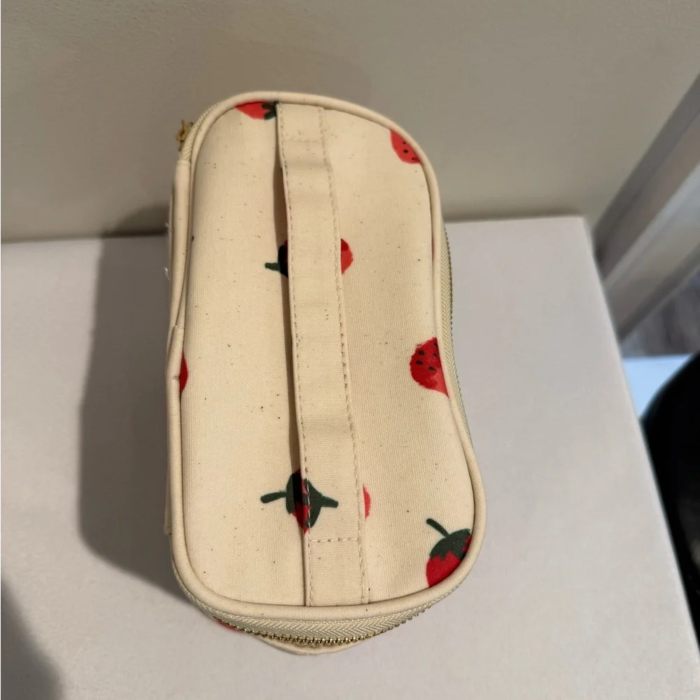 Kate Spade “Just Desserts” Canvas Insulated Lunch Tote Thermal Bag Strawberry - Picture 3 of 9